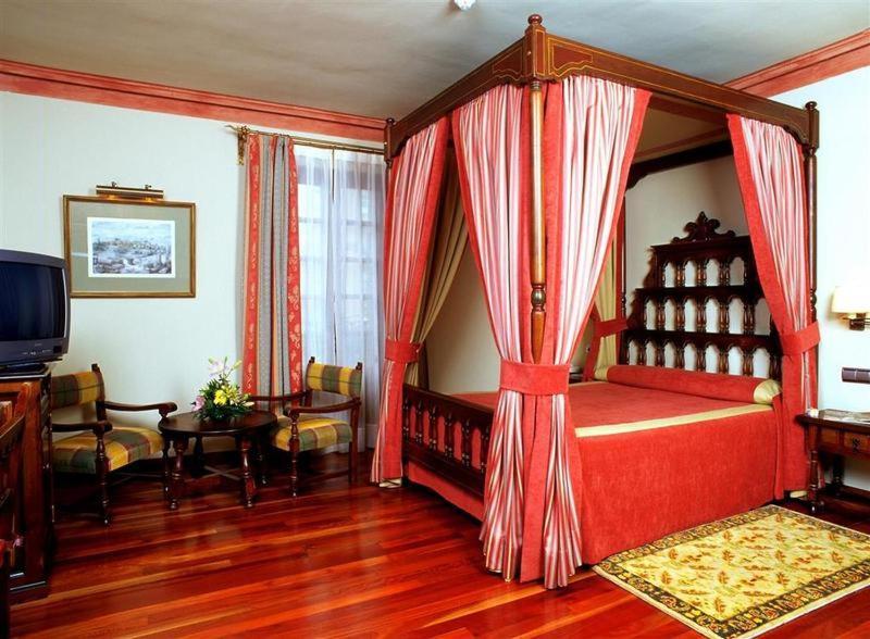 Parador De Calahorra Rum bild