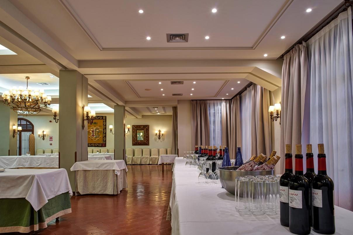 Parador De Calahorra Exteriör bild