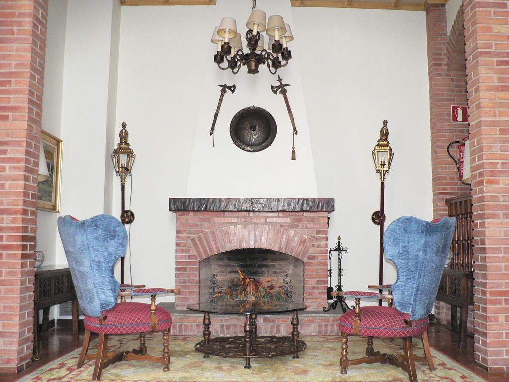 Parador De Calahorra Exteriör bild