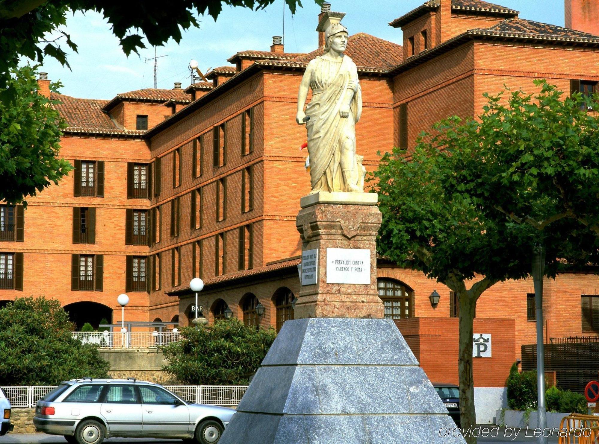Parador De Calahorra Exteriör bild