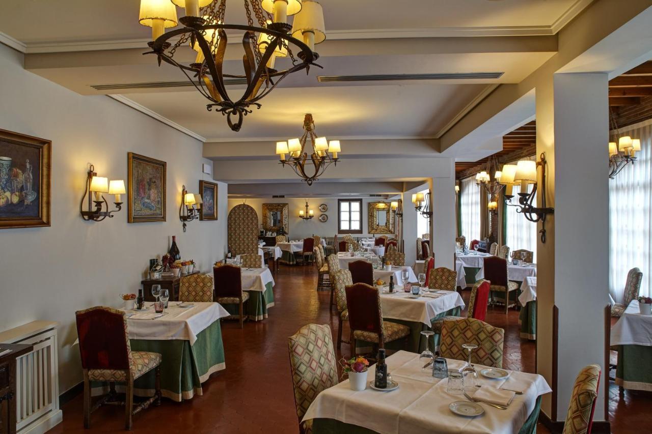 Parador De Calahorra Exteriör bild